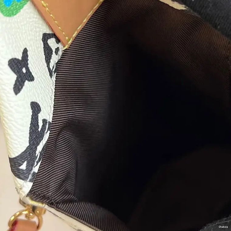 Bags 2407YA0111 LV 0817